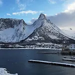 8 Person Holiday Home In Senjahopen Mefjordvær