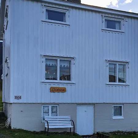 8 Person Holiday Home In Senjahopen * Mefjordvær