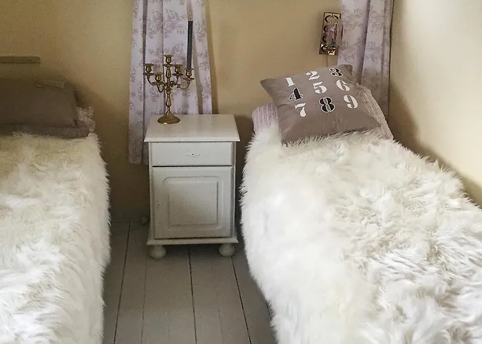 6 Person In Senjahopen-by Traum